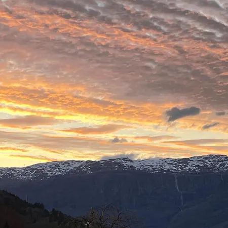 Holiday Raaen Hytteutleige V 펜션 Utne